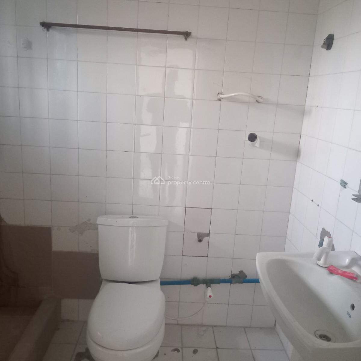 a Nice One Room Self Contain Apartment Within a Seren Estate, Ikeja Way, Dolphin Estate, Ikoyi, Lagos, Self Contain (single Rooms) for Rent