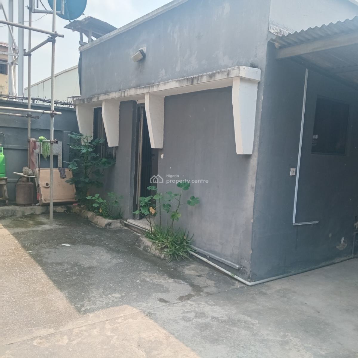 a Nice One Room Self Contain Apartment Within a Seren Estate, Ikeja Way, Dolphin Estate, Ikoyi, Lagos, Self Contain (single Rooms) for Rent