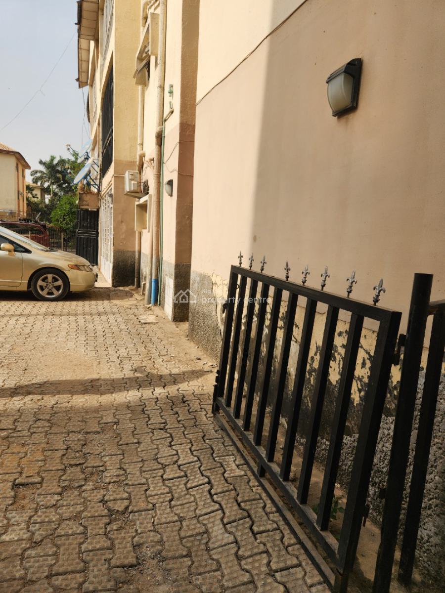 Cheap Spacious 3 Bedrooms, Gaduwa, Abuja, Flat / Apartment for Sale