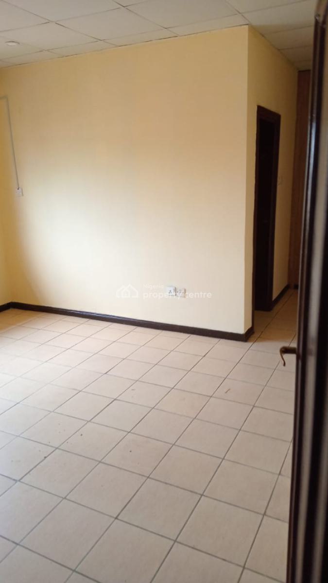 3 Bedrooms Flat with Bq, Off Kashim Ibrahim Way, Maitama District, Abuja, Flat / Apartment for Rent