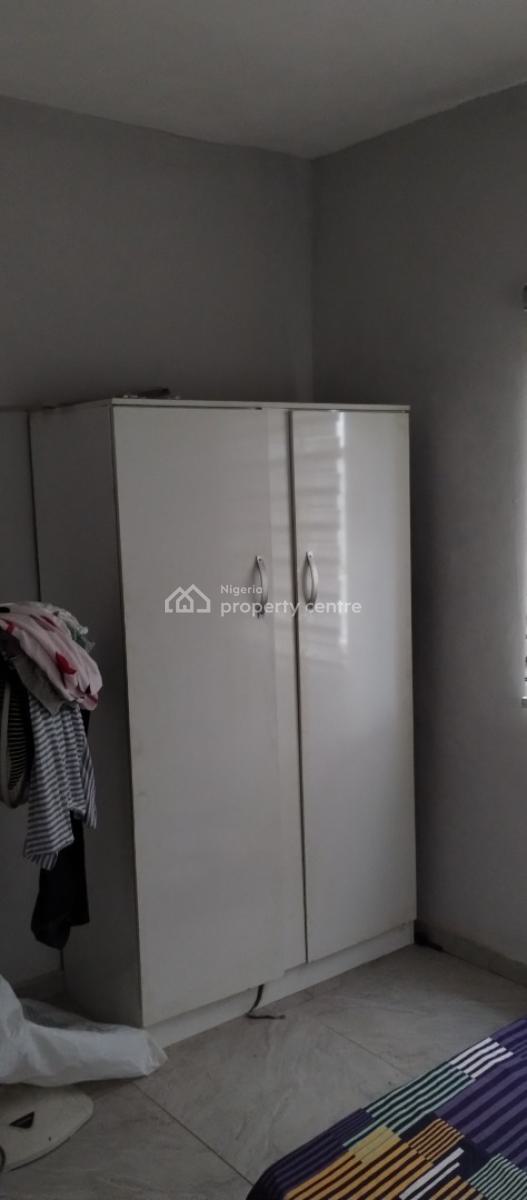 Clean and Spacious 2 Bedrooms Flat, Ojodu Berger, Denro, Ojodu, Lagos, Flat / Apartment for Rent