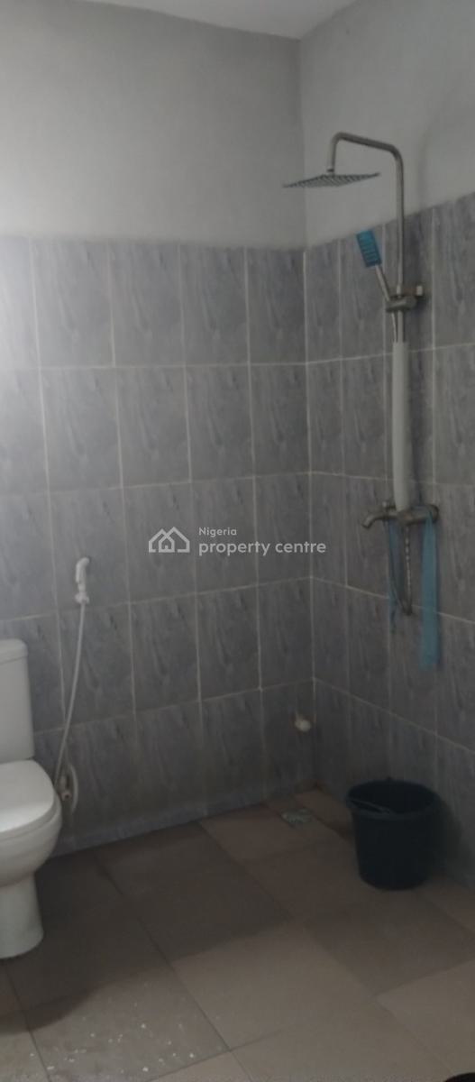 Clean and Spacious 2 Bedrooms Flat, Ojodu Berger, Denro, Ojodu, Lagos, Flat / Apartment for Rent