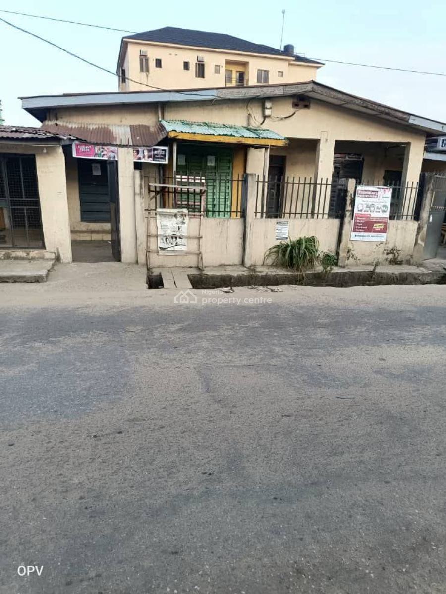 a Solid Bungalow on a Full Plot of Land, Shomolu, Lagos, Land for Sale