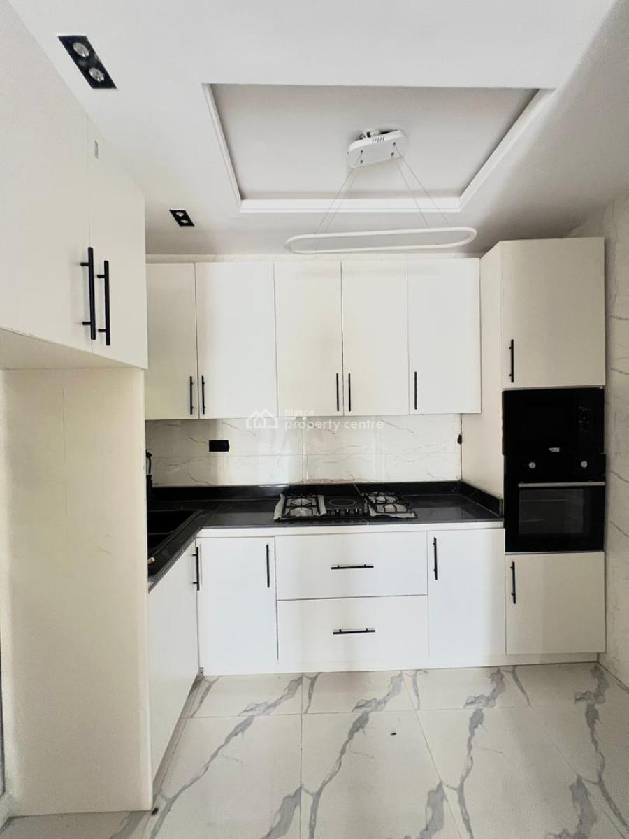 Spacious 2-bedroom Apartment in a Secure and Serene Neighborhood, Ologolo, Lekki, Lagos, Flat / Apartment for Rent