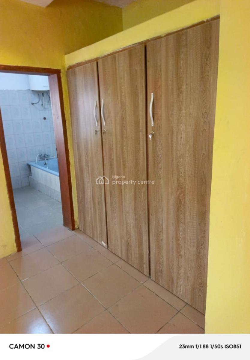 Renovated 3 Bedroom Apartment Omole Phase 1, Omole Phase 1, Ikeja, Lagos, Flat / Apartment for Rent
