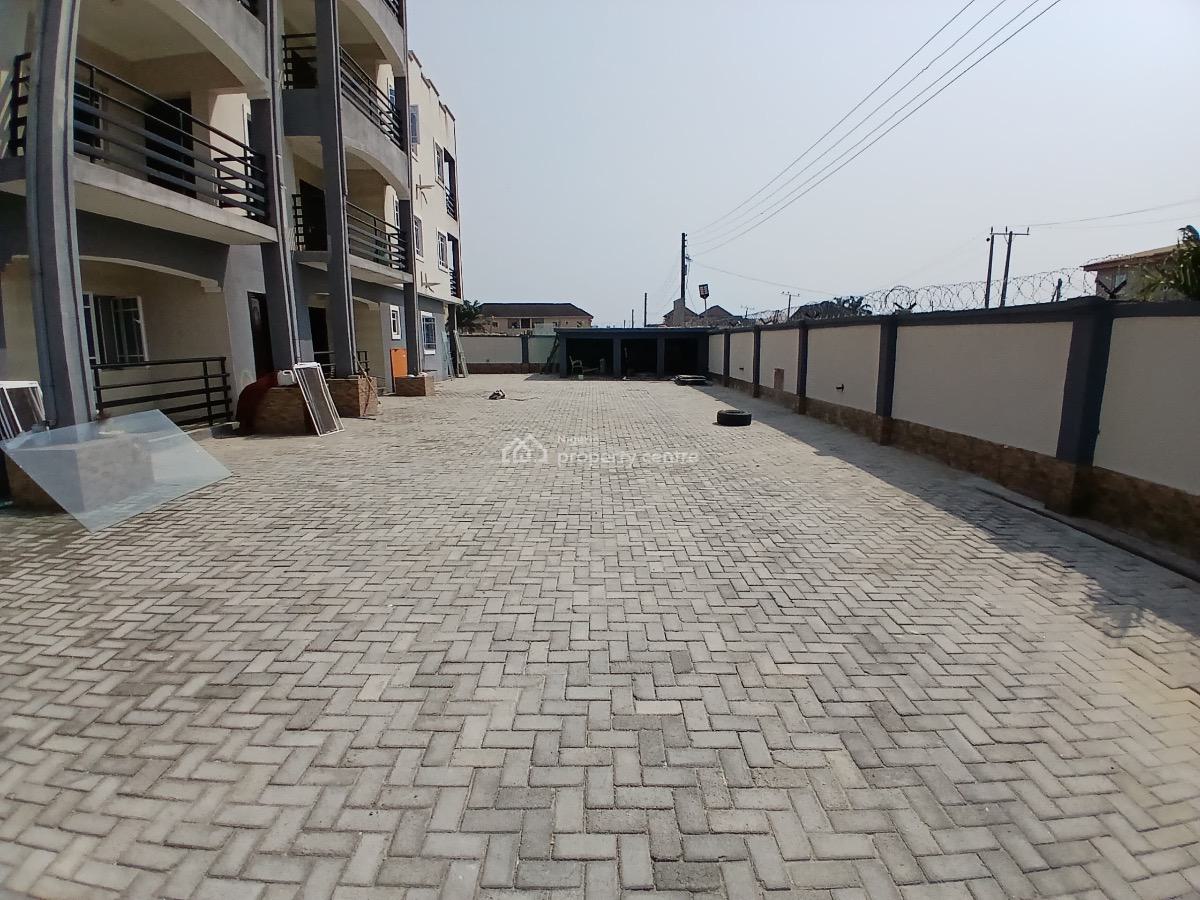 3 Bedroom Apartment, Mobile Road, Ilaje, Ajah, Lagos, Flat / Apartment for Rent