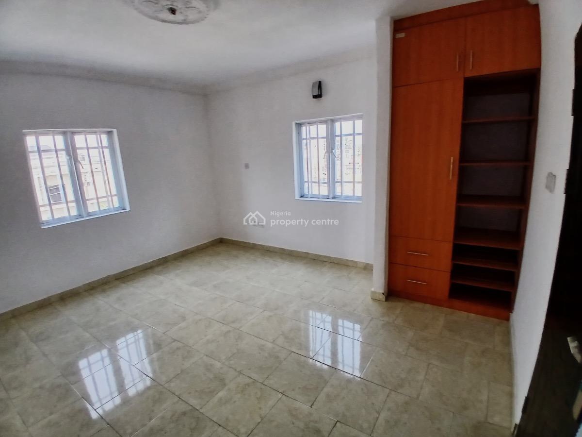 3 Bedroom Apartment, Mobile Road, Ilaje, Ajah, Lagos, Flat / Apartment for Rent