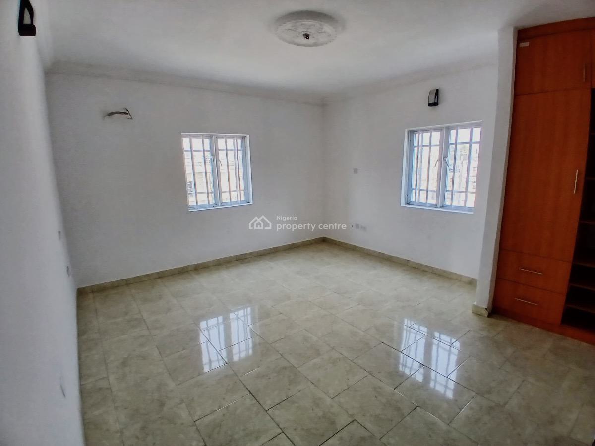 3 Bedroom Apartment, Mobile Road, Ilaje, Ajah, Lagos, Flat / Apartment for Rent