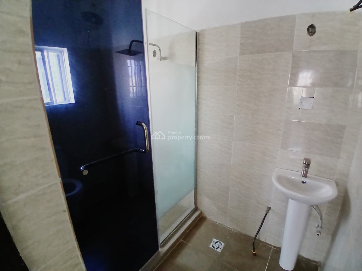 3 Bedroom Apartment, Mobile Road, Ilaje, Ajah, Lagos, Flat / Apartment for Rent