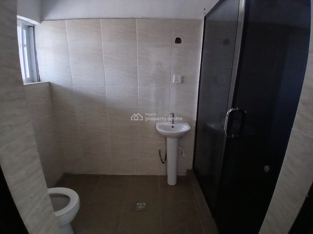 3 Bedroom Apartment, Mobile Road, Ilaje, Ajah, Lagos, Flat / Apartment for Rent