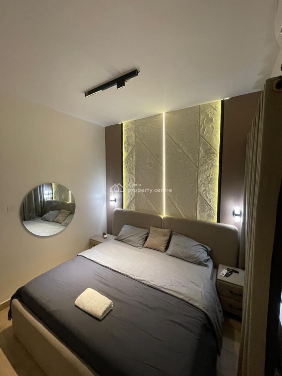 Well-appointed 1-bedroom Apartment, Lekki Phase 1, Lekki, Lagos, Mini Flat (room and Parlour) Short Let