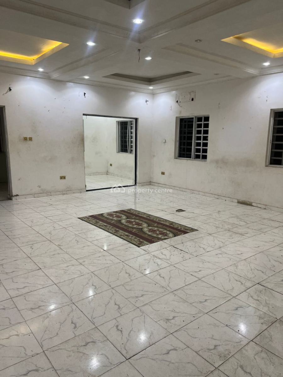 Well Maintained 3 Bedroom Flat with Spacious Kitchen, Sora Estate, Igbo Efon, Lekki, Lagos, Flat / Apartment for Rent