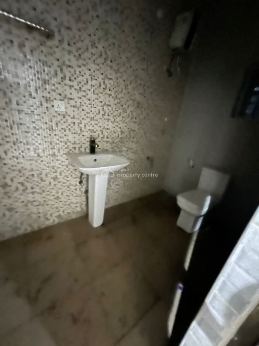 Well Maintained 3 Bedroom Flat with Spacious Kitchen, Sora Estate, Igbo Efon, Lekki, Lagos, Flat / Apartment for Rent