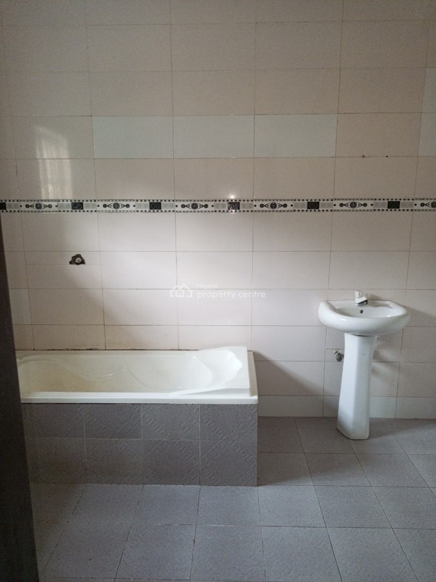 Spacious 4 Bedroom Terrace Duplex with Bq Secured Estate, Osapa, Lekki, Lagos, Terraced Duplex for Rent