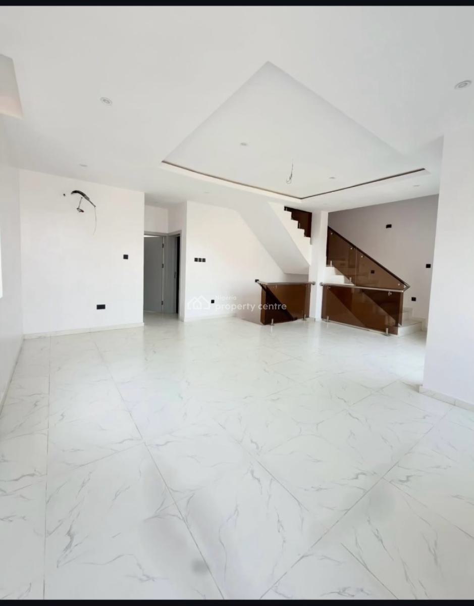 4 Bedroom Duplex Self Compound with a Bq, Obanikoro, Shomolu, Lagos, Detached Duplex for Sale