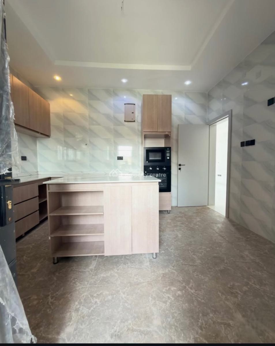 4 Bedroom Duplex Self Compound with a Bq, Obanikoro, Shomolu, Lagos, Detached Duplex for Sale