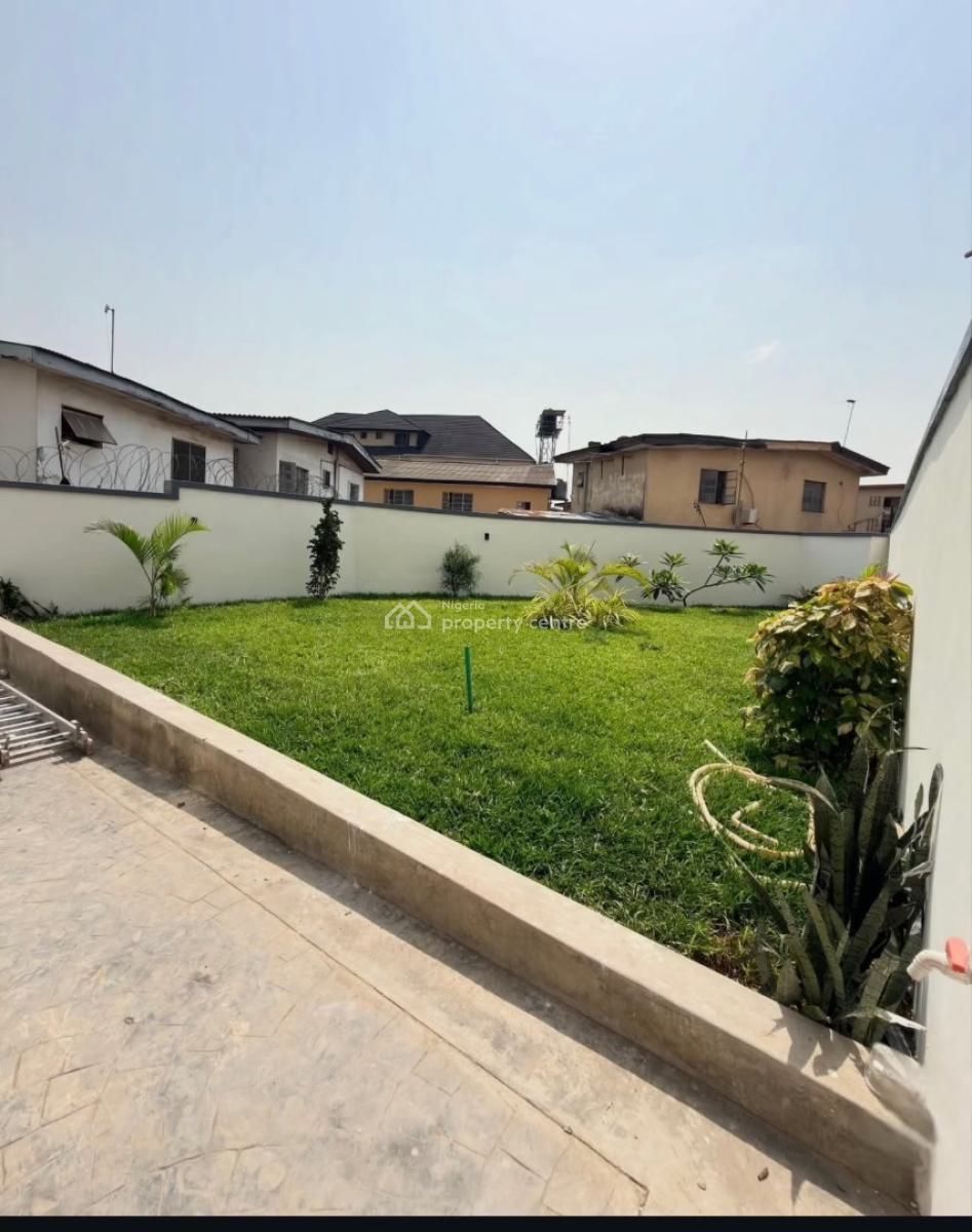 4 Bedroom Duplex Self Compound with a Bq, Obanikoro, Shomolu, Lagos, Detached Duplex for Sale