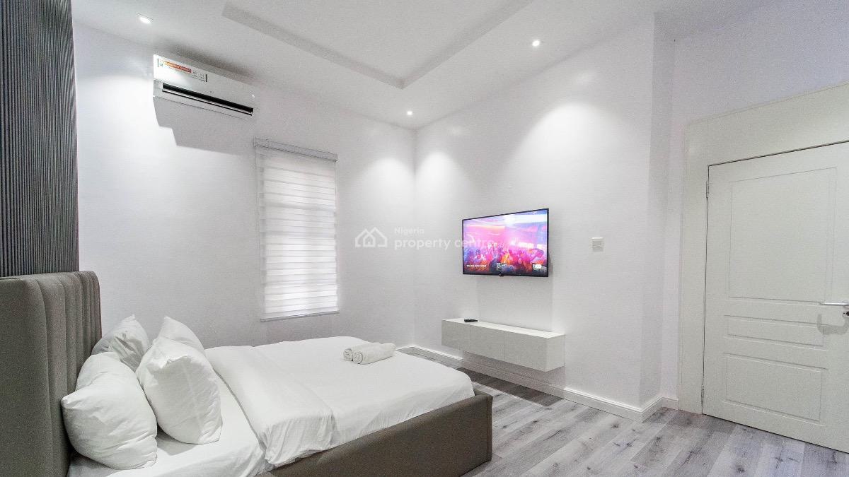 Luxurious 5 Bedroom Self-compound with a Private Pool and Snooker, Lekki Phase 1, Lekki, Lagos, Detached Duplex Short Let