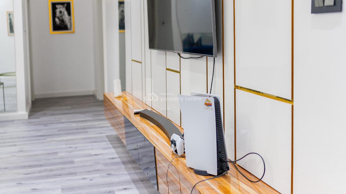 Luxurious 5 Bedroom Self-compound with a Private Pool and Snooker, Lekki Phase 1, Lekki, Lagos, Detached Duplex Short Let