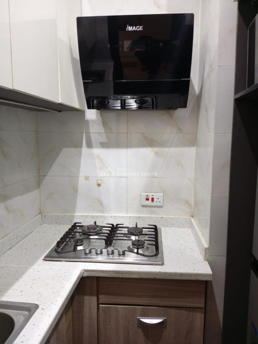 Deluxe Mini Flat at a Prime Location, Elf Bus-stop Marwa, Lekki Phase 1, Lekki, Lagos, Mini Flat (room and Parlour) Short Let