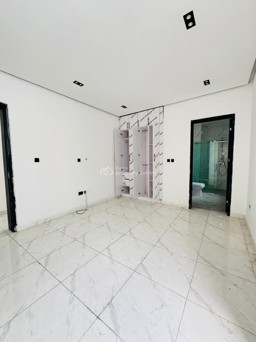 Brand New Spacious 2 Bedroom Apartment Available, Ologolo, Lekki, Lagos, Flat / Apartment for Sale