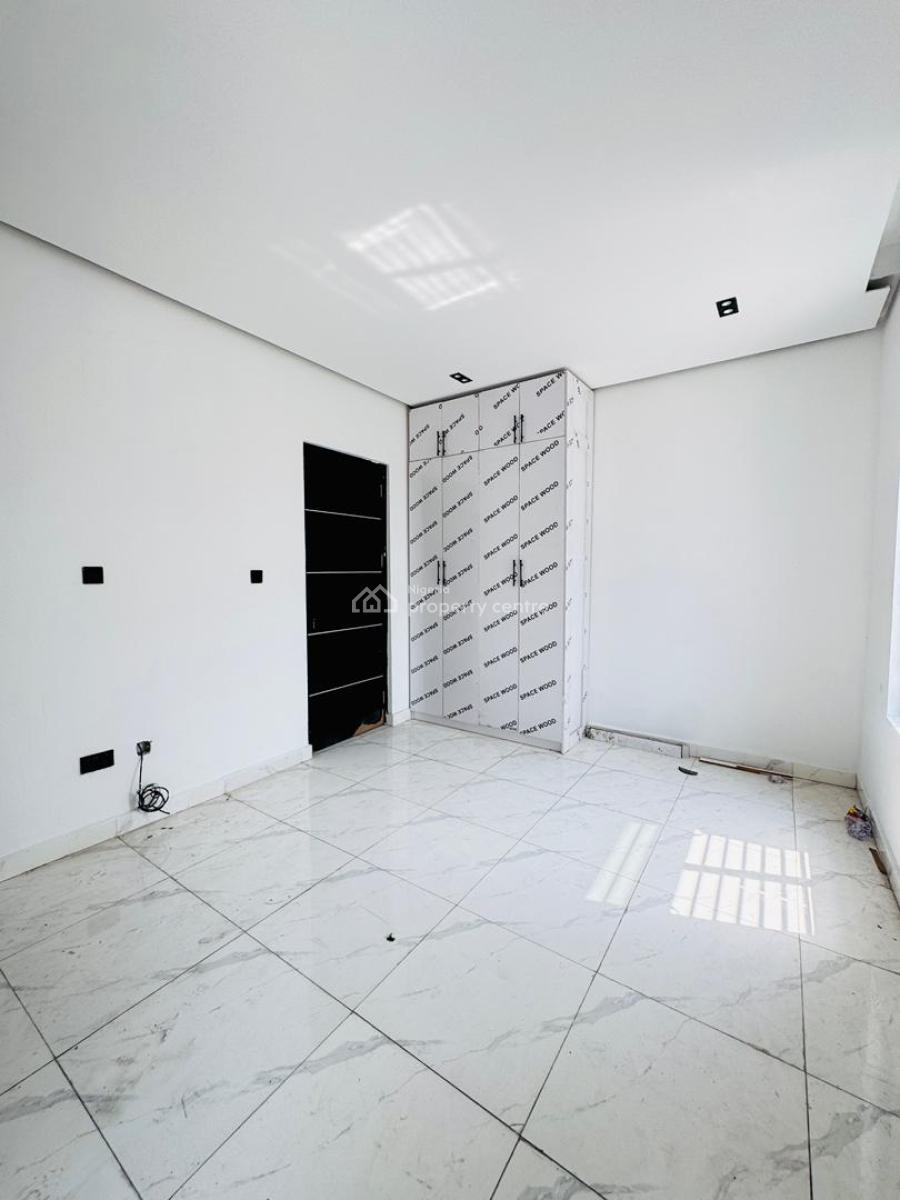 Brand New Spacious 2 Bedroom Apartment Available, Ologolo, Lekki, Lagos, Flat / Apartment for Sale