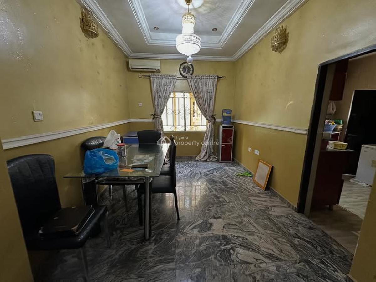 Standard 3 Bedroom Bungalow with 2bq Sitting on 560 Sqm, Lugbe District, Abuja, Detached Bungalow for Sale
