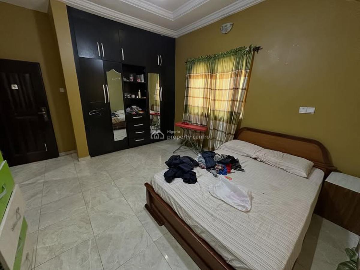 Standard 3 Bedroom Bungalow with 2bq Sitting on 560 Sqm, Lugbe District, Abuja, Detached Bungalow for Sale