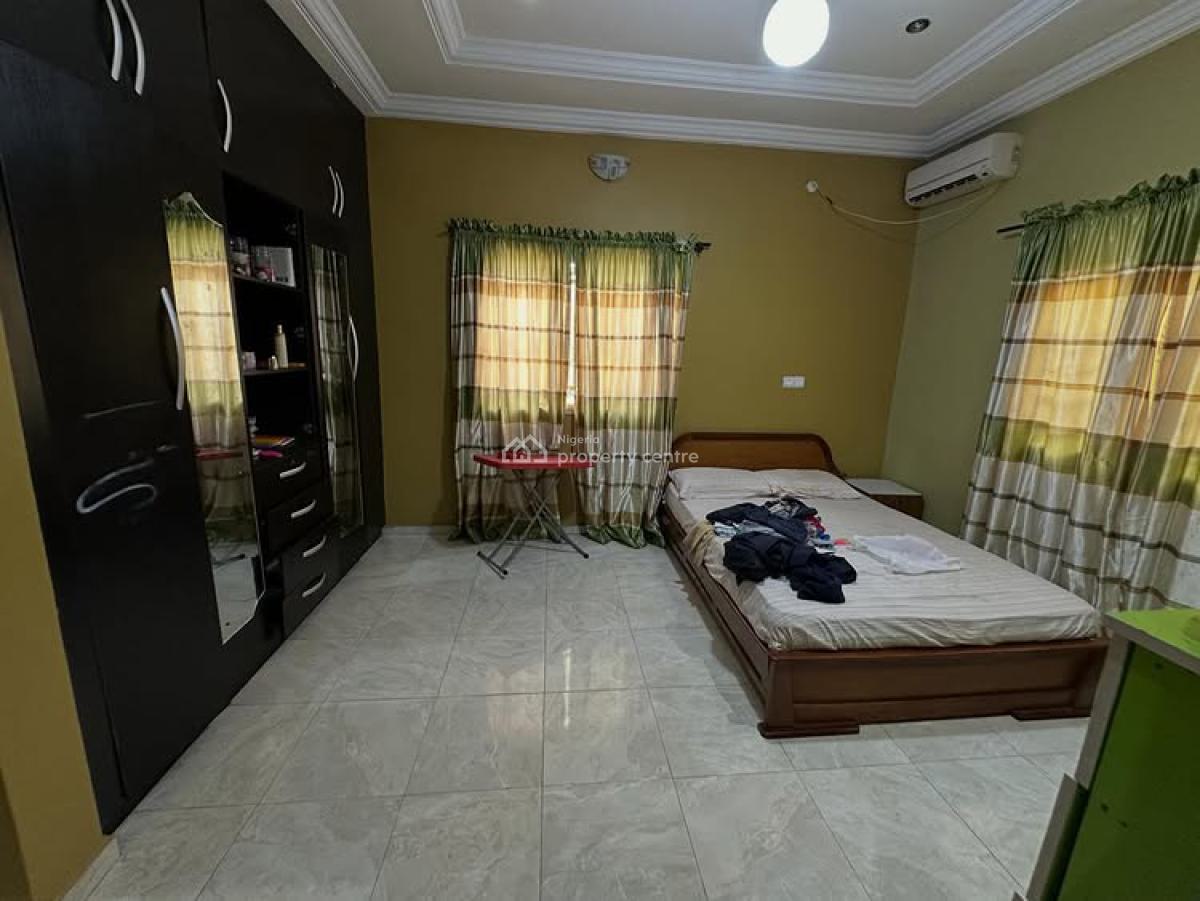 Standard 3 Bedroom Bungalow with 2bq Sitting on 560 Sqm, Lugbe District, Abuja, Detached Bungalow for Sale