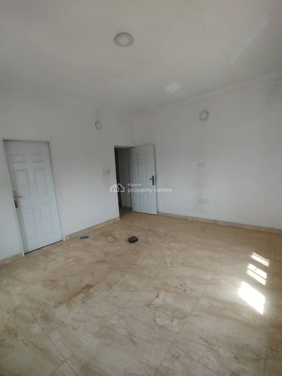 Massive 2 Bedroom on The Second Floor, Jahi, Abuja, Flat / Apartment for Rent