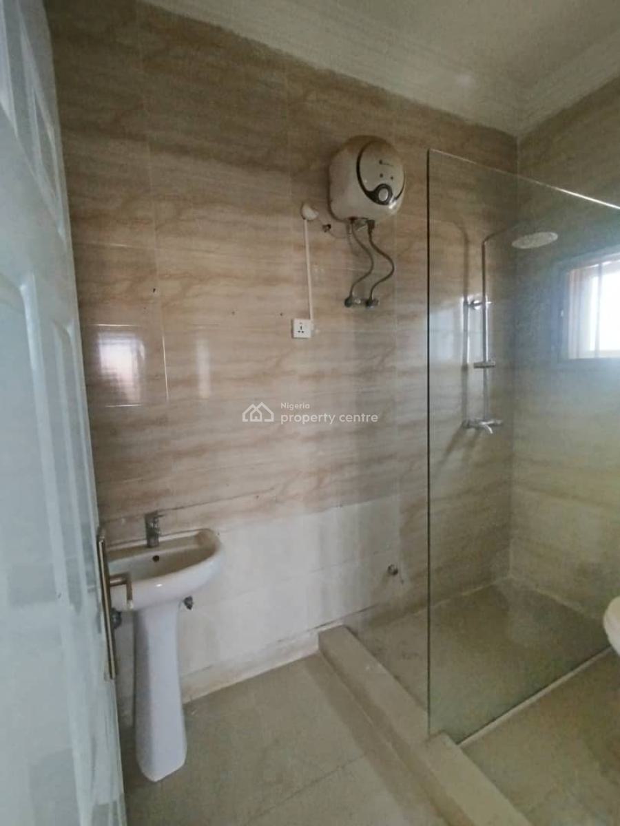 Massive 2 Bedroom on The Second Floor, Jahi, Abuja, Flat / Apartment for Rent