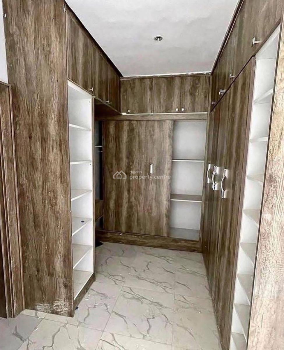 Luxury 8 Bedroom Furnished Mansion ,bq,pool,gardens,office,penthouse,, Guzape District, Abuja, Detached Duplex for Sale