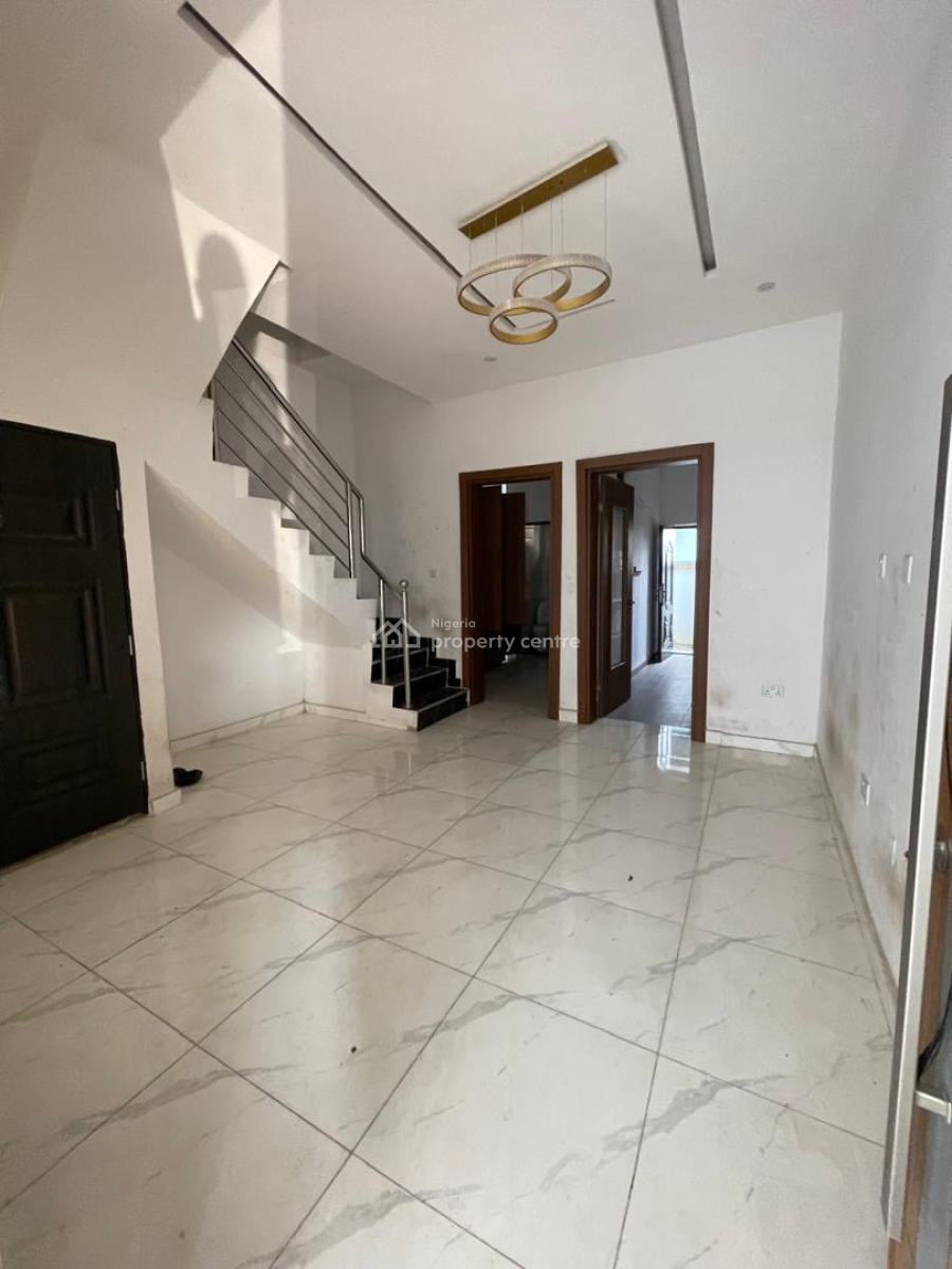 Distress 3 Bedroom Terrace Duplex, Ikota, Lekki, Lagos, Terraced Duplex for Sale