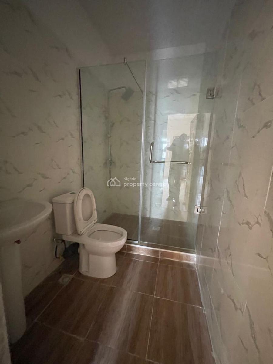 Distress 3 Bedroom Terrace Duplex, Ikota, Lekki, Lagos, Terraced Duplex for Sale