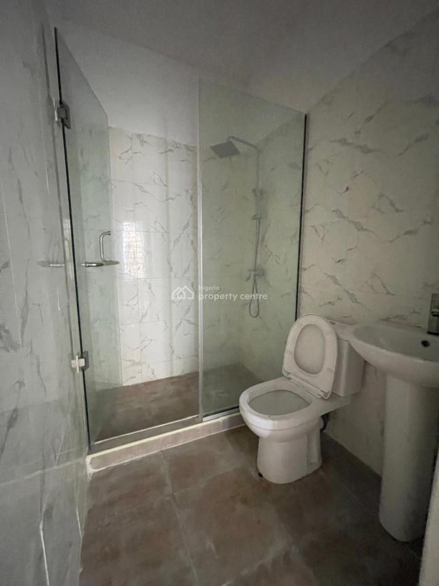 Distress 3 Bedroom Terrace Duplex, Ikota, Lekki, Lagos, Terraced Duplex for Sale