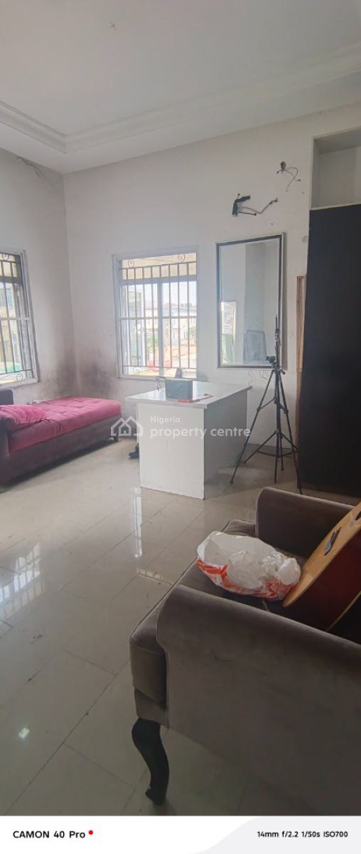 a Room Upstairs Shared Apartment, Jide Agbalaya Street, Lekki, Lagos, Self Contain (single Rooms) for Rent