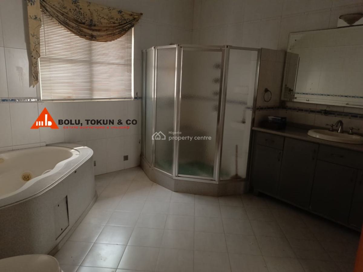 a 4-bedroom Detached House with a Study, a Laundry and 2-bedroom, Victoria Garden City, Ajah, Lagos, House for Sale