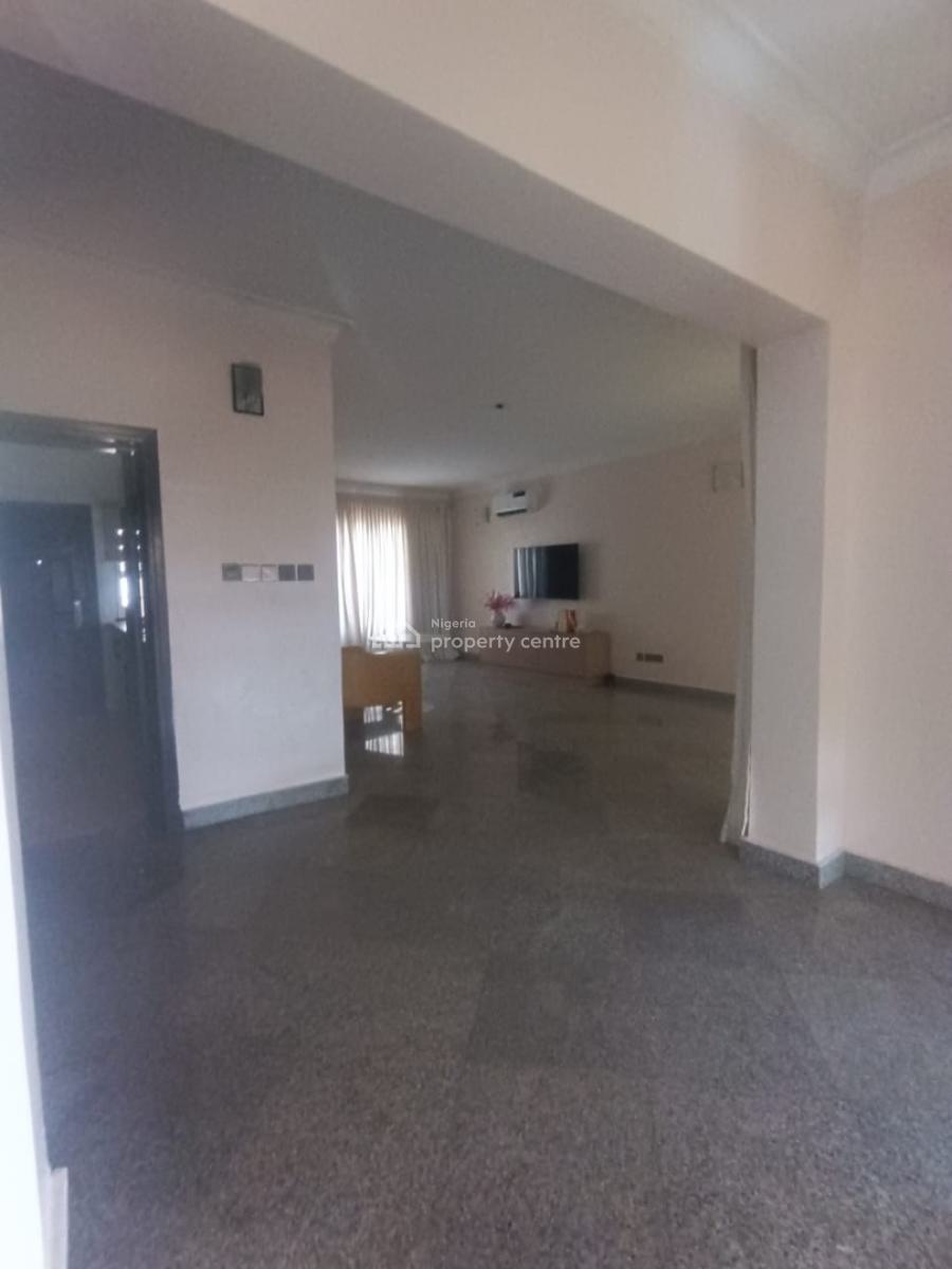 Well Maintained 3 Bedroom Flat with a Bq, Lekki Phase 1, Lekki, Lagos, Flat / Apartment for Rent