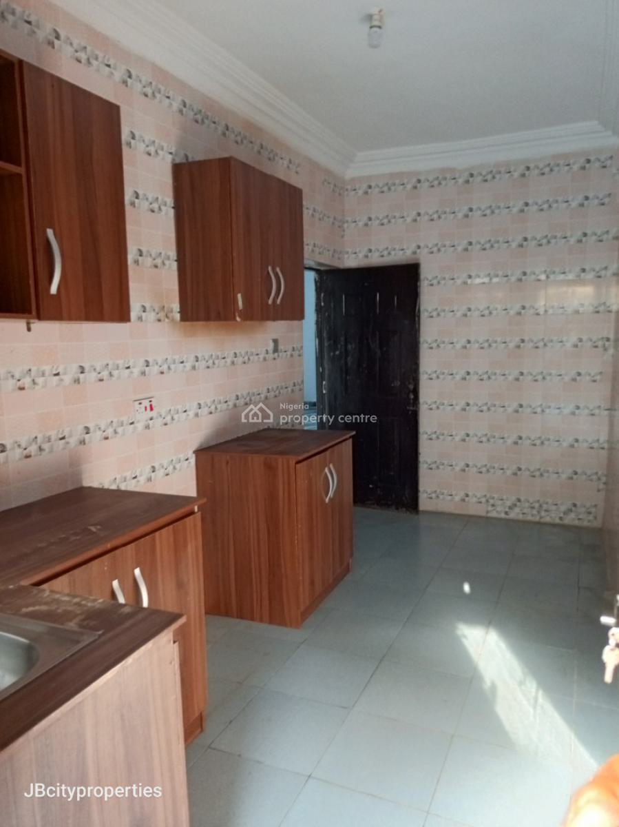Luxury Upstairs 2 Bedroom Apartment, Ogombo, Ogombo, Ajah, Lagos, Flat / Apartment for Rent