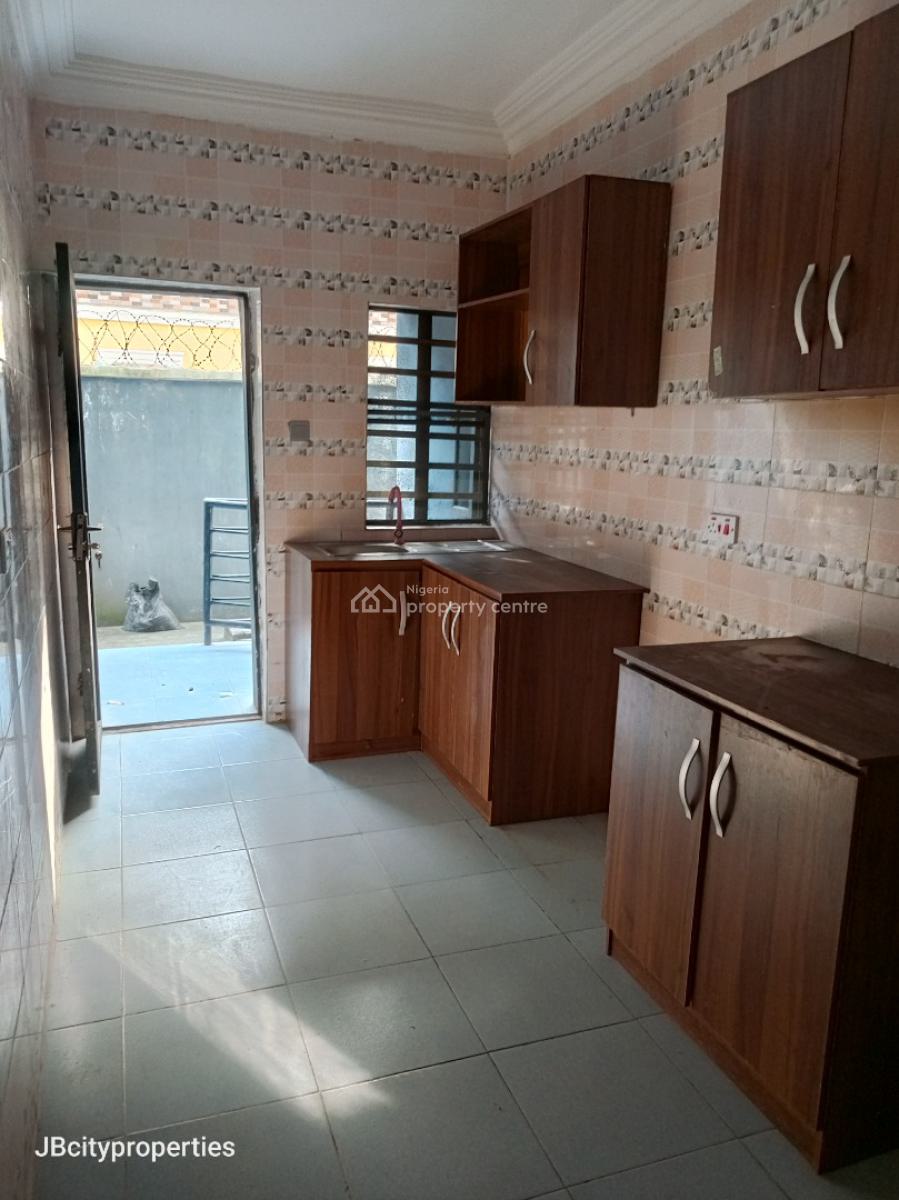 Luxury Upstairs 2 Bedroom Apartment, Ogombo, Ogombo, Ajah, Lagos, Flat / Apartment for Rent