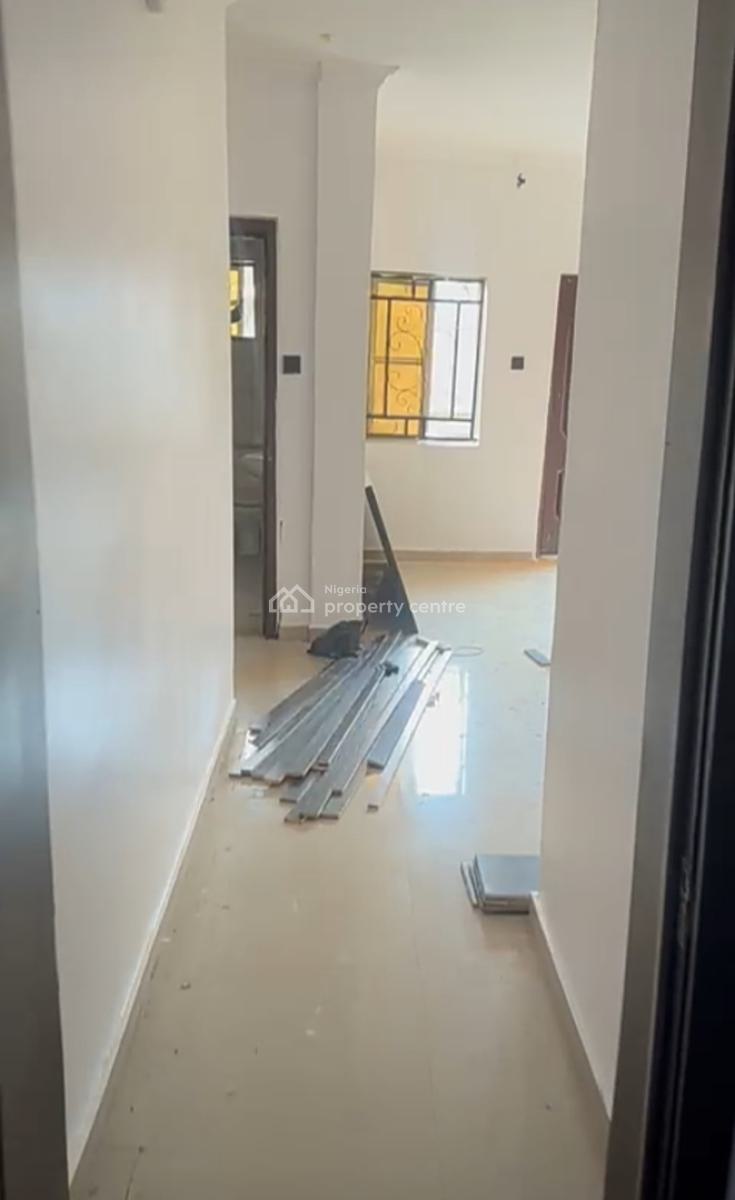Newly Renovated 2 Bedroom Ensuite Apartment{video}, Divine Homes @ Thomas Estate, Ajah, Lagos, Flat / Apartment for Rent