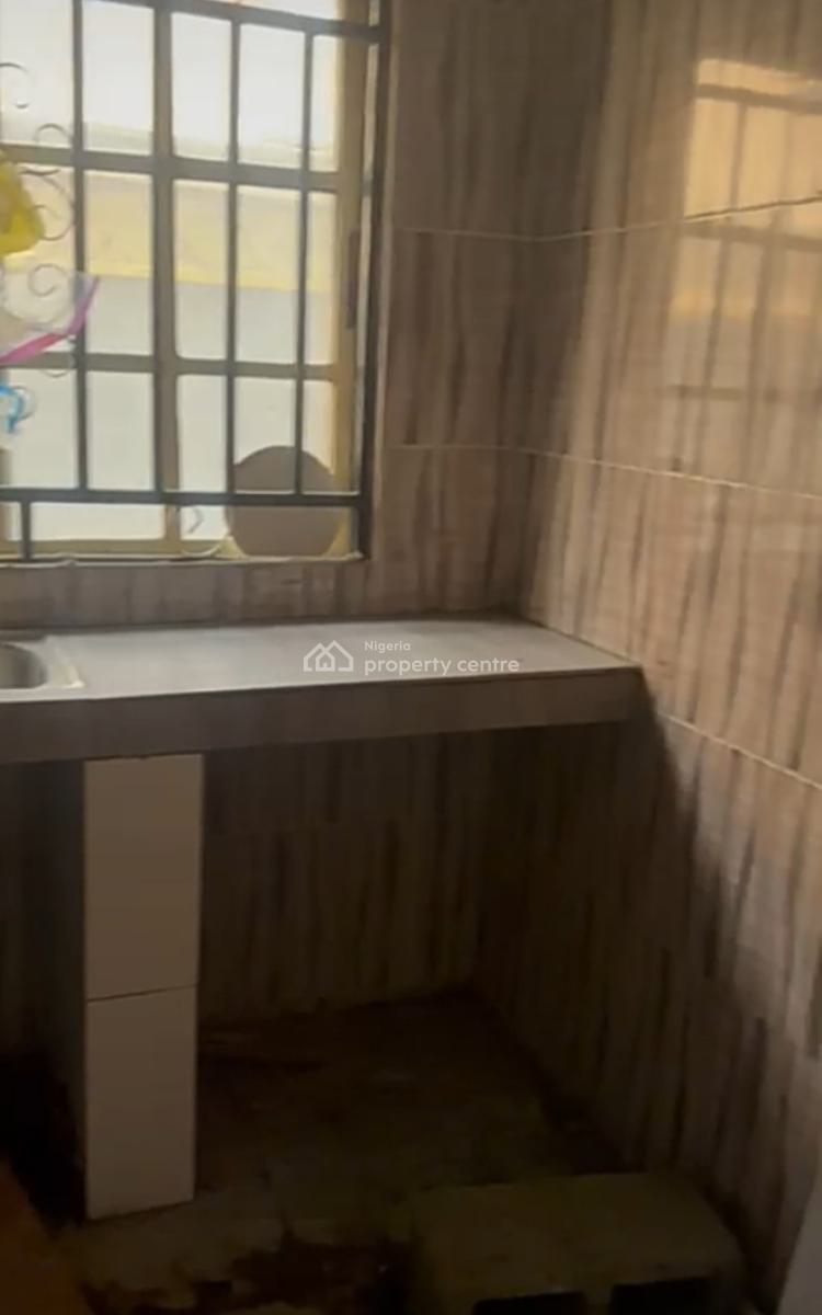 Newly Renovated 2 Bedroom Ensuite Apartment{video}, Divine Homes @ Thomas Estate, Ajah, Lagos, Flat / Apartment for Rent