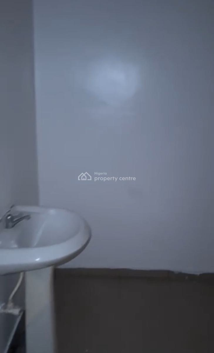 Newly Renovated 2 Bedroom Ensuite Apartment{video}, Divine Homes @ Thomas Estate, Ajah, Lagos, Flat / Apartment for Rent