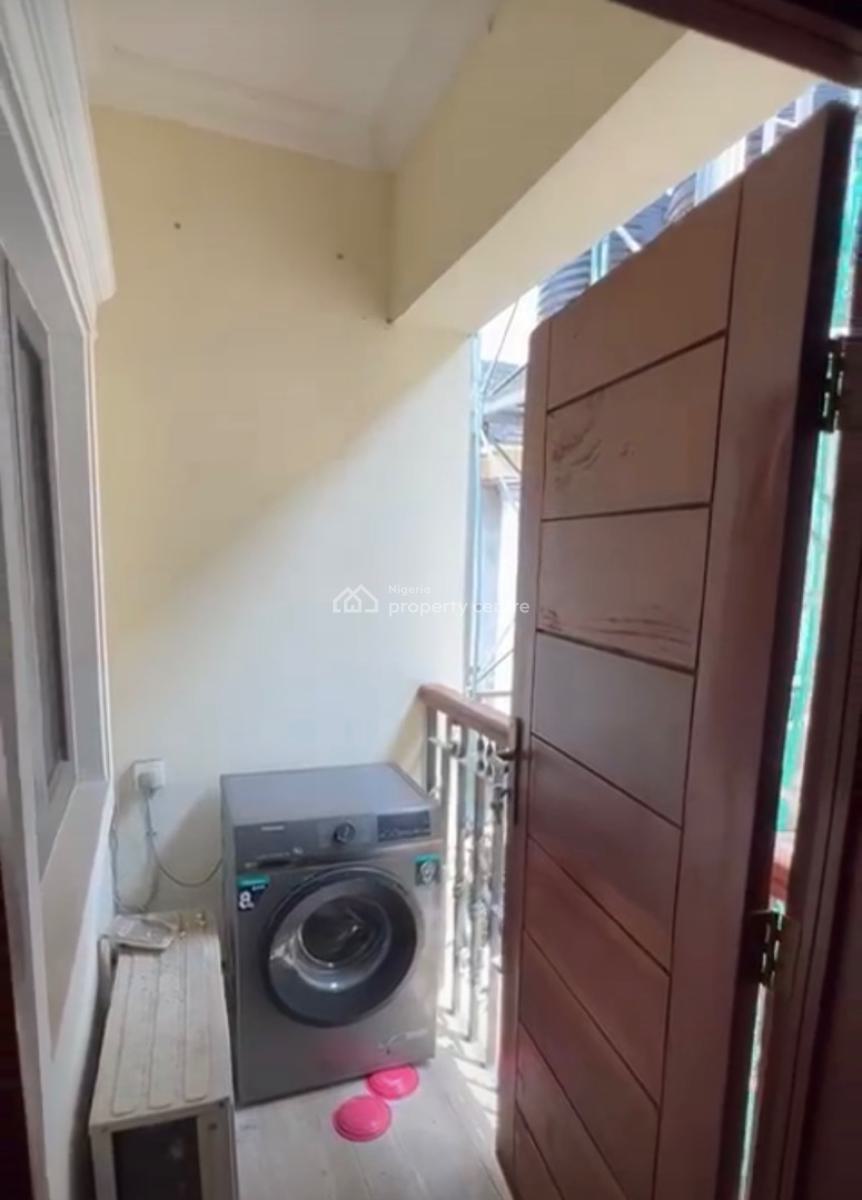 Spacious 2 Bedroom Apartment, Ikate, Surulere, Lagos, Flat / Apartment for Rent