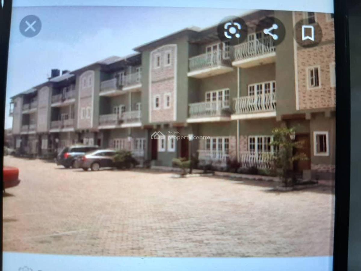 Serviced 4 Bedroom Terrace in Pristine Condition with Bq, Pool, Gym, Chevron Drive, Lekki, Lagos, Terraced Duplex for Sale