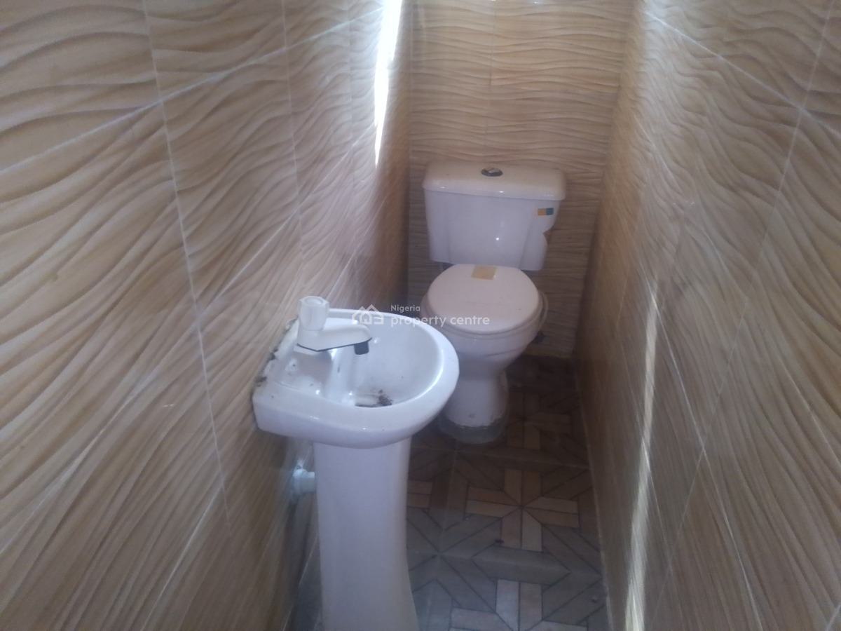 Spacious Luxury 2 Bedroom Flat with Excellent Features, Newtown Estate Road, Ogombo, Ajah, Lagos, Flat / Apartment for Rent