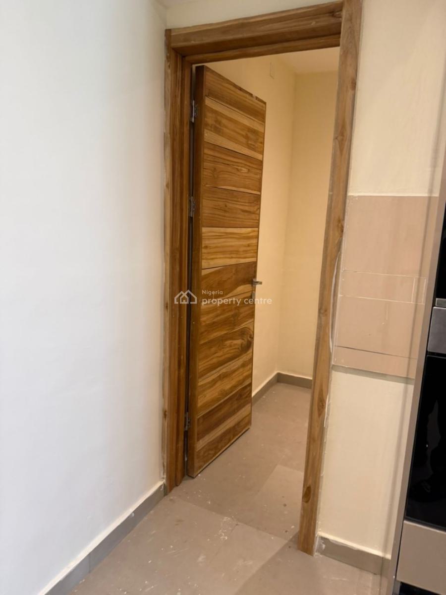 Fully Serviced 3 Bedroom Apartment with Bq, in an Estate, Lekki Phase 1, Lekki, Lagos, Flat / Apartment for Rent