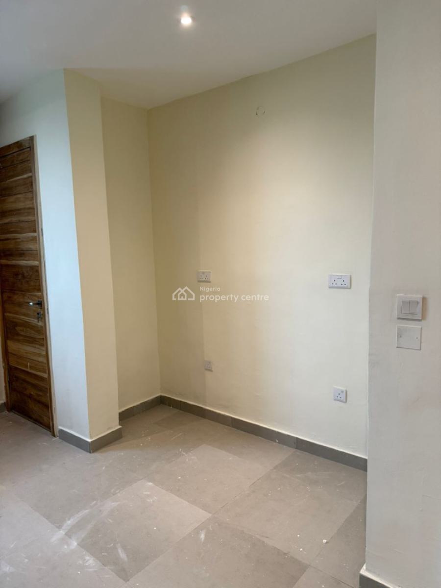 Fully Serviced 3 Bedroom Apartment with Bq, in an Estate, Lekki Phase 1, Lekki, Lagos, Flat / Apartment for Rent