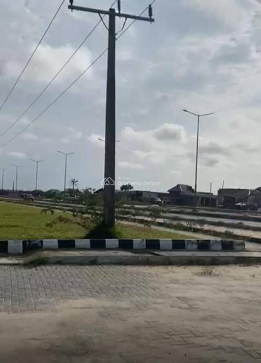 Strategically Located Plot of Land, Tiwa Commercial Hub, Lekki Expressway, Lekki, Lagos, Residential Land for Sale