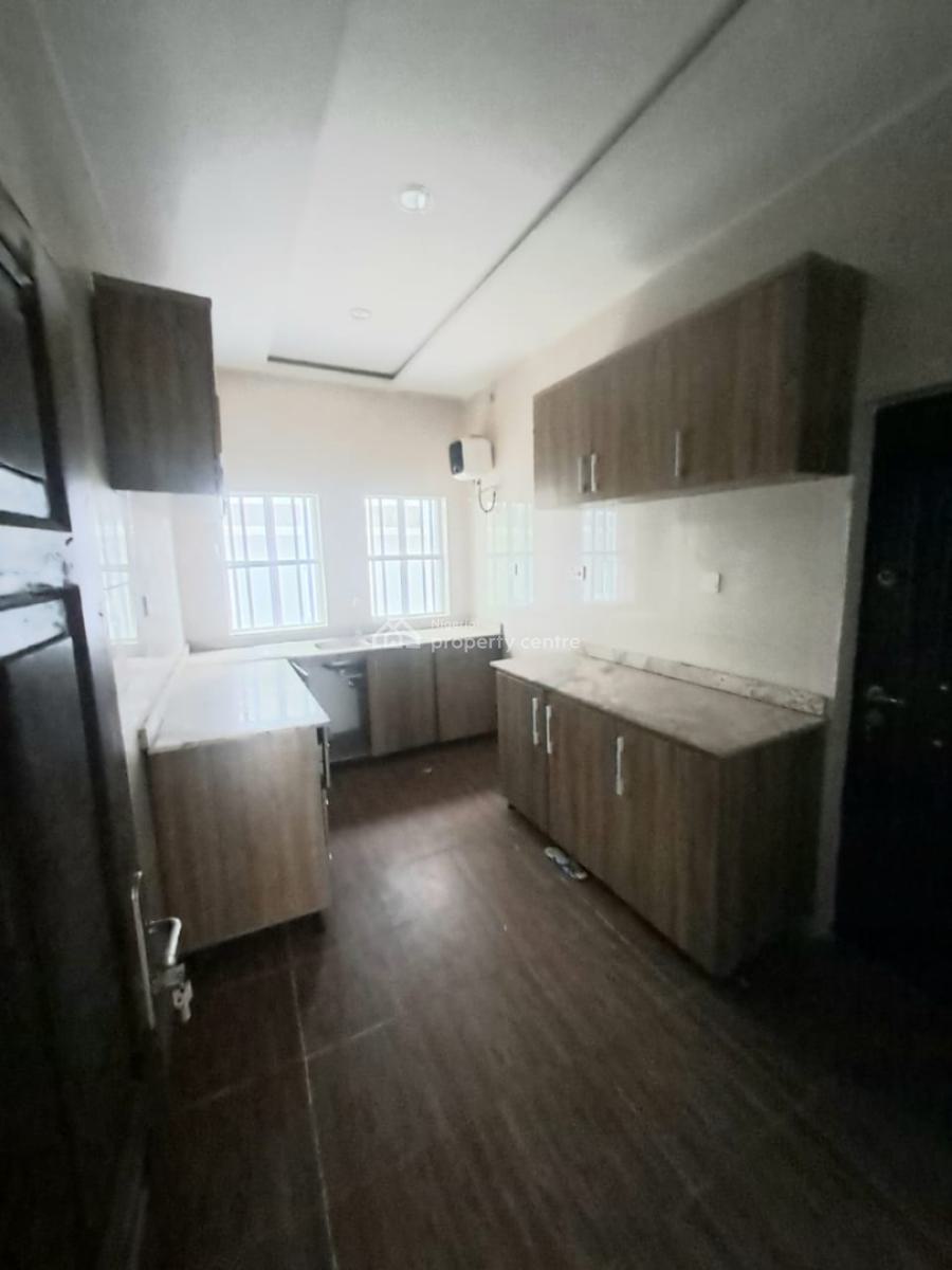 Standard 3 Bedroom Apartment with Visitors Toilet, Ilasan, Lekki, Lagos, Flat / Apartment for Rent